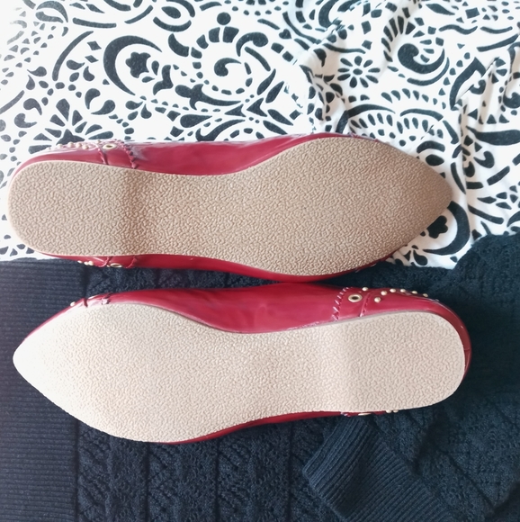 Bass Layla Red and Gold faux leather flats - Picture 5 of 8
